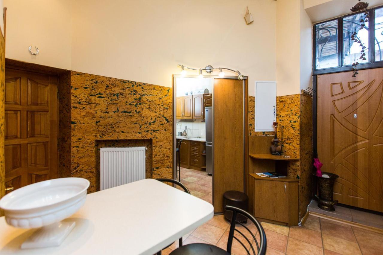 Apartment In The City Centre リヴィウ エクステリア 写真