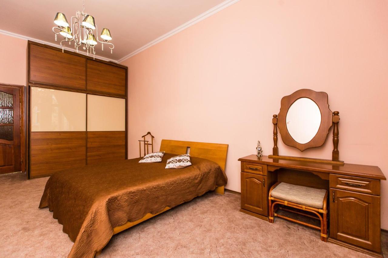 Apartment In The City Centre リヴィウ エクステリア 写真